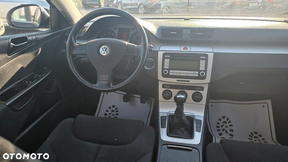 Volkswagen Passat - 18