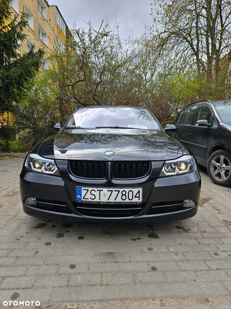 BMW Seria 3 330i - 1