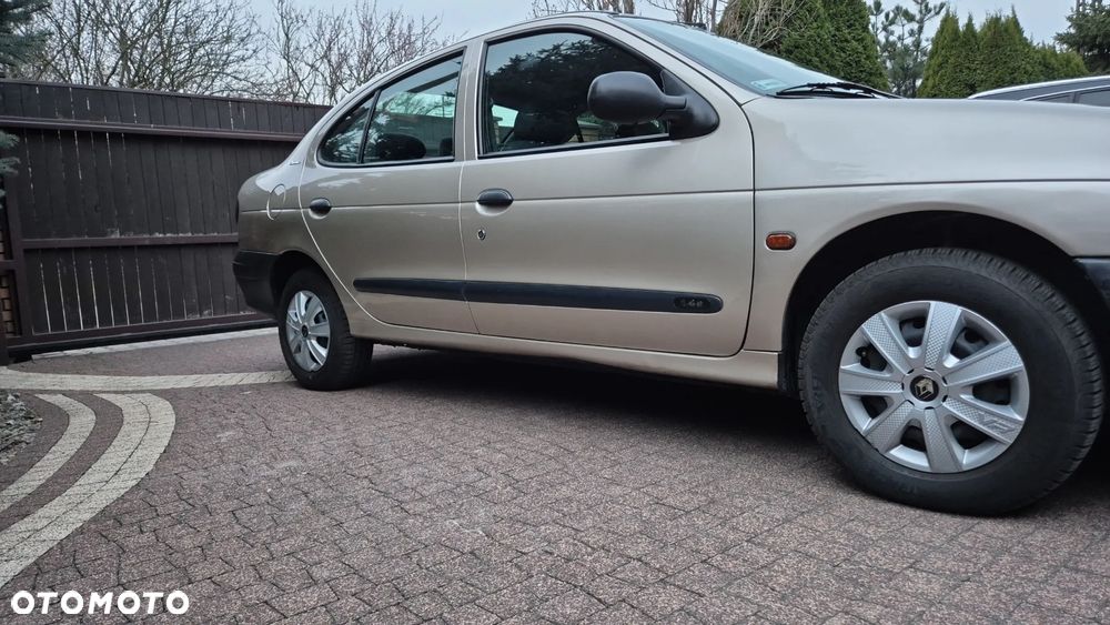 Renault Megane 1.4 RL - 6