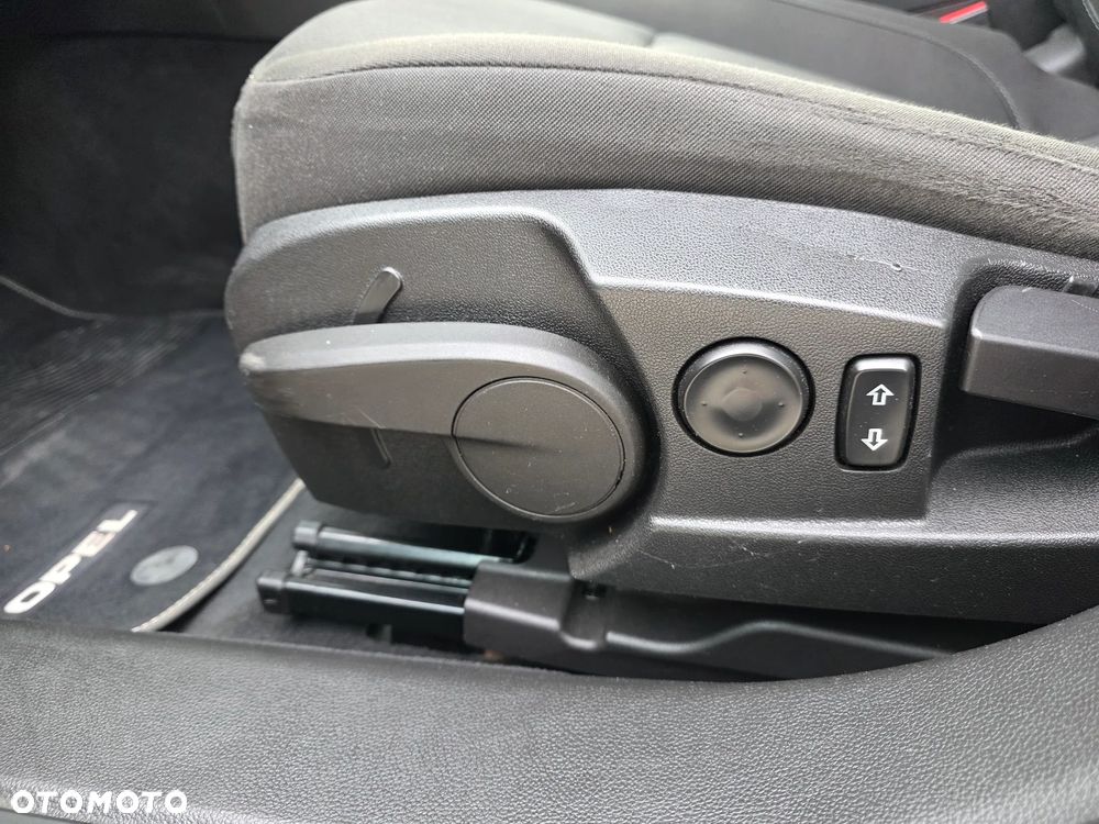 Opel Insignia - 15