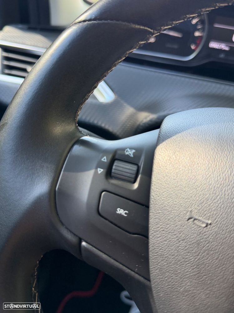Peugeot 208 1.2 PureTech Allure EAT6 - 8