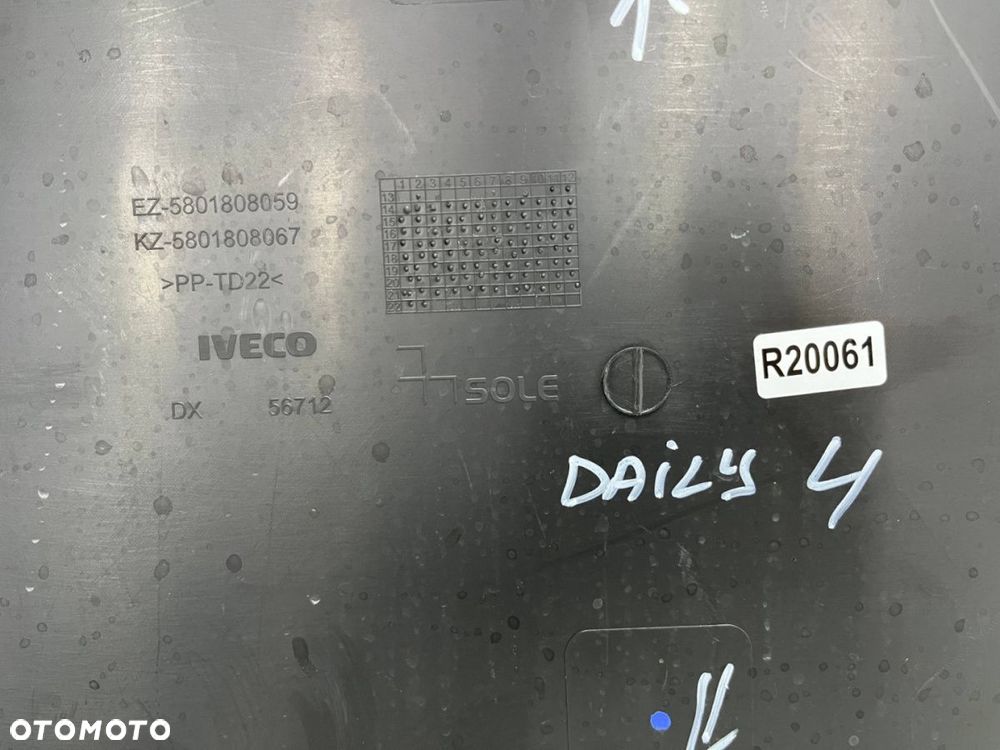Listwa Iveco Daily 4 IV 14r.- prawa przednia dolna nakładka drzwi pasażera prawy przód 5801808059 - 11