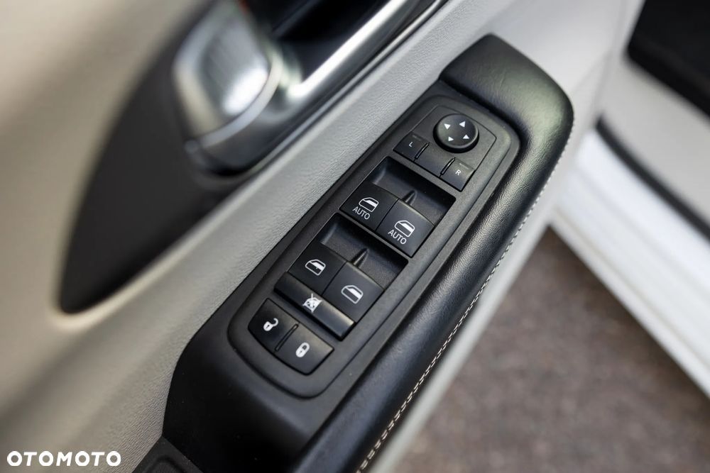 Chrysler Pacifica - 18