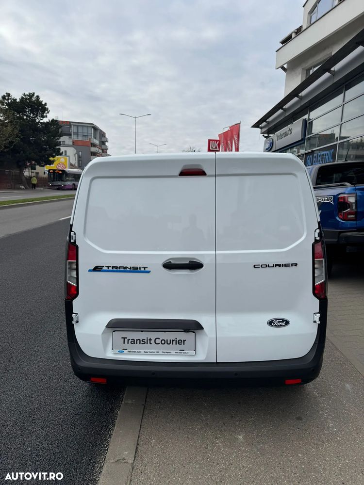 Ford TRANSIT COURIER EV - 10