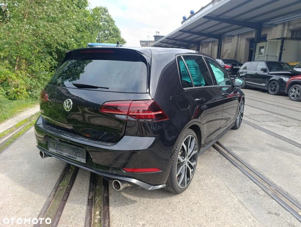 Volkswagen Golf GTI 2.0 TSI OPF DSG Performance - 3