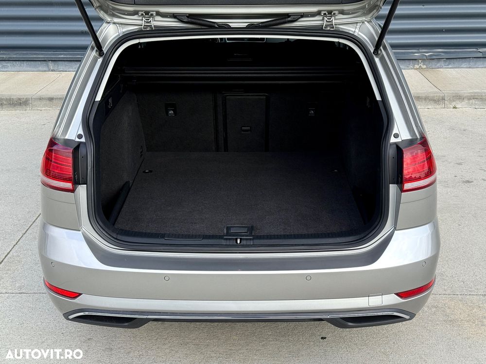 Volkswagen Golf 1.6 TDI Highline - 16