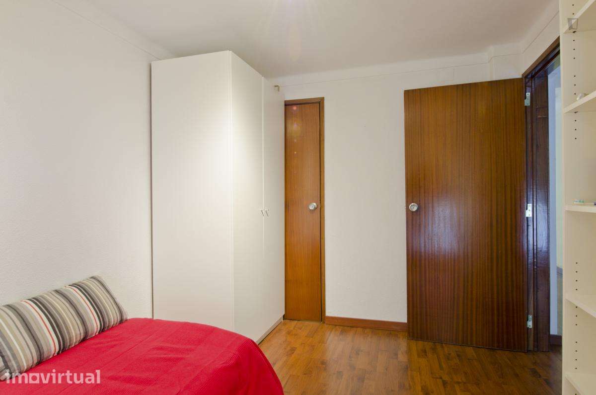 Quarto - localizado em Anjos Lisbon - Grande imagem: 3/25