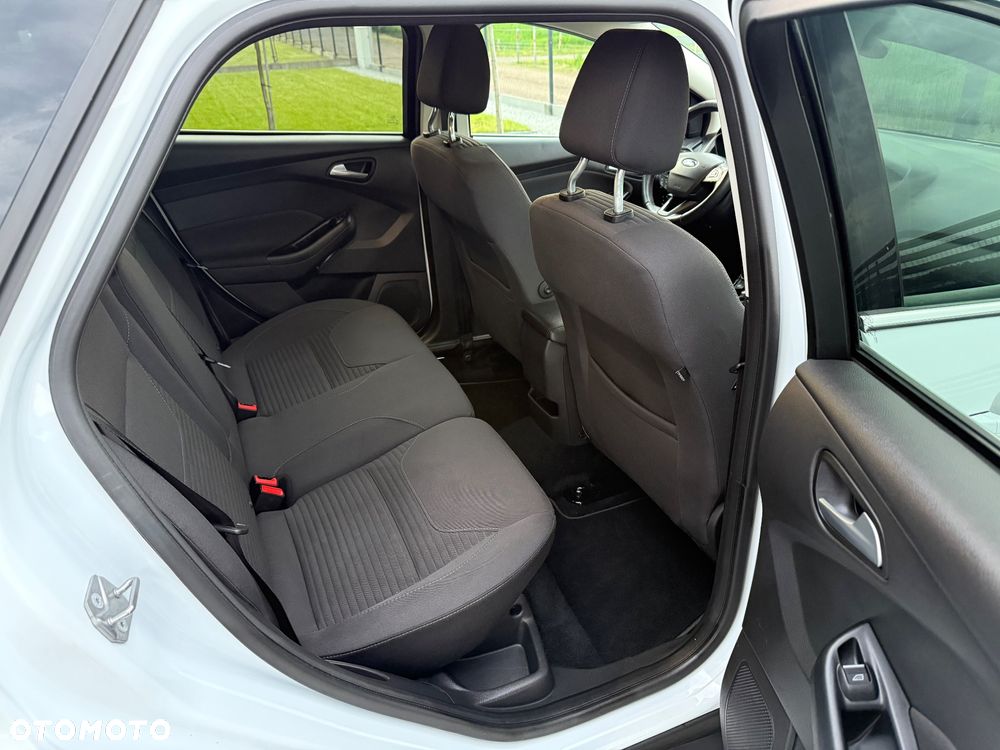 Ford Focus - 25
