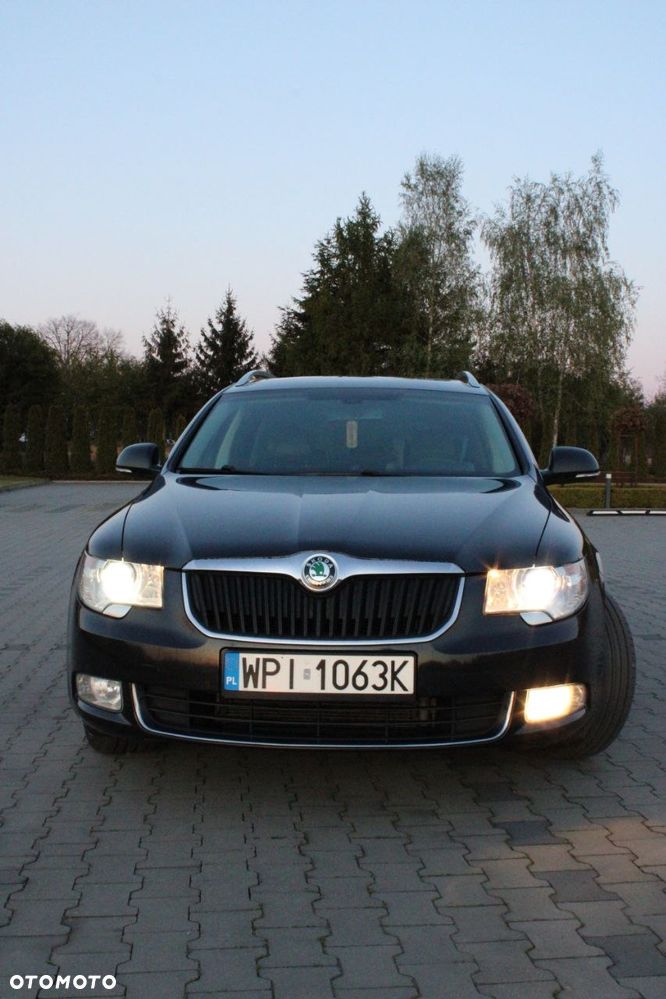 Skoda Superb 2.0 TDI L&K DSG - 8