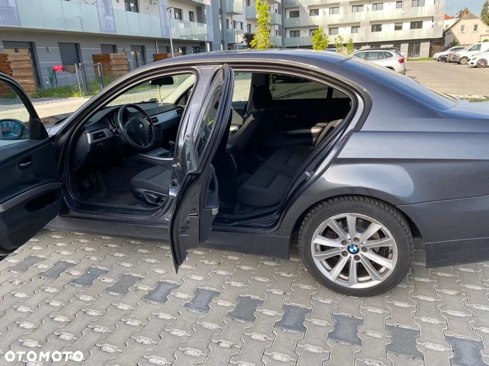 BMW Seria 3 320i - 8