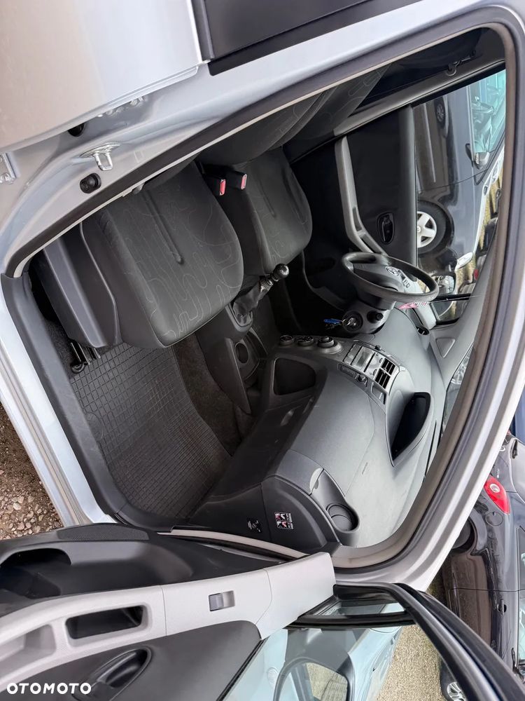 Toyota Yaris 1.4 D-4D Luna - 19