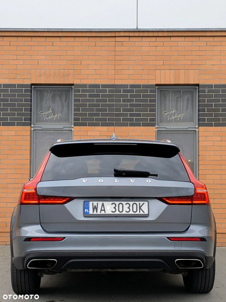 Volvo V60 Cross Country - 4