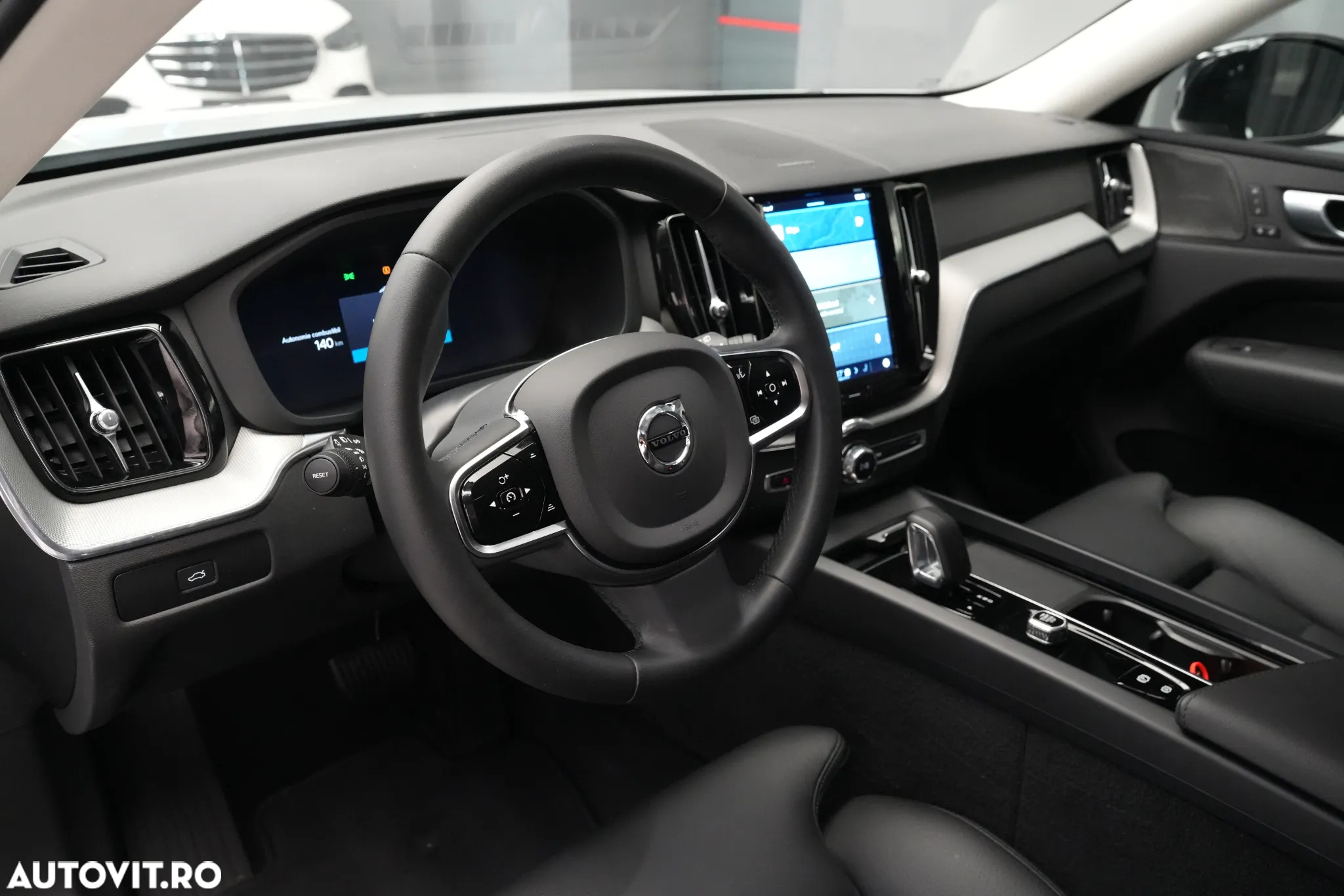 Volvo XC 60 B4 B Plus Dark - 21