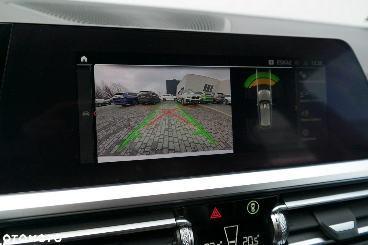 BMW Seria 3 318d Sport Line Shadow - 14