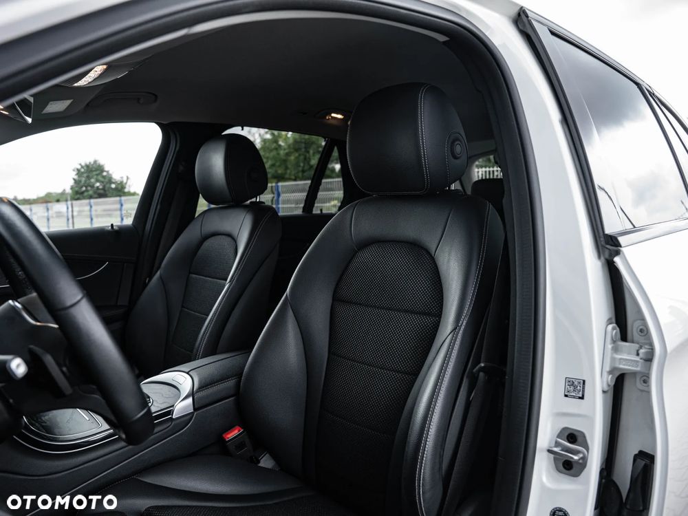 Mercedes-Benz GLC 220 d 4Matic 9G-TRONIC Exclusive - 23