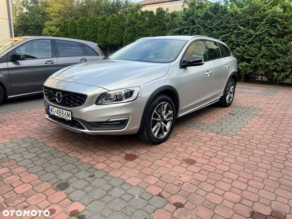 Volvo V60 Cross Country D3 Drive-E Summum - 1