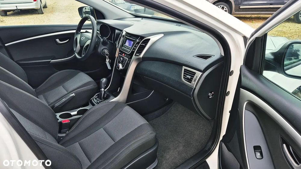 Hyundai i30 1.4 Intro Edition - 34