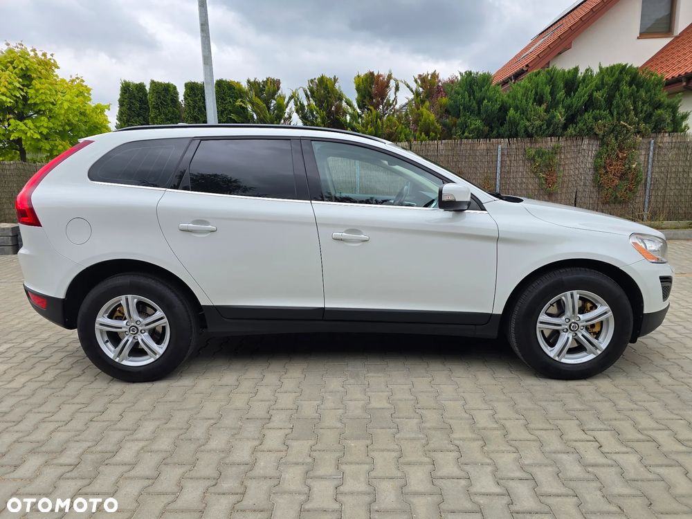 Volvo XC 60 D3 Momentum - 4