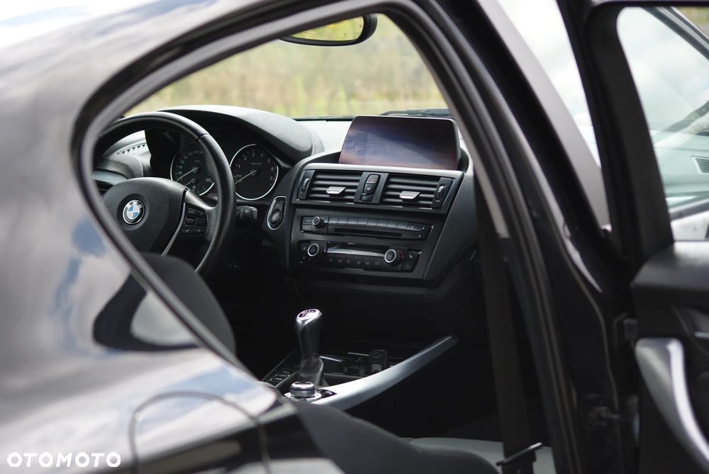 BMW Seria 1 116i - 11