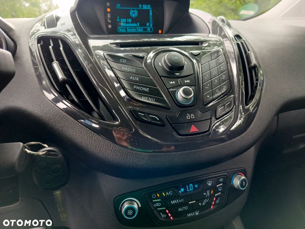 Ford Tourneo Courier 1.0 EcoBoost Titanium - 30
