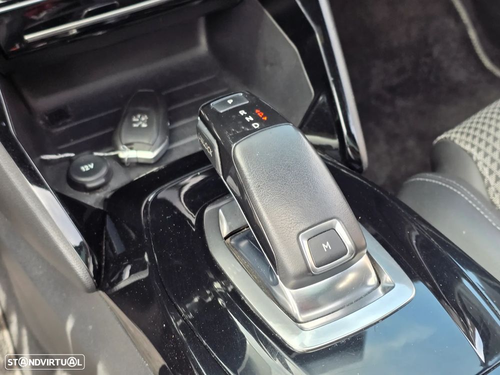 Peugeot 2008 1.5 BlueHDi GT Pack EAT8 - 28