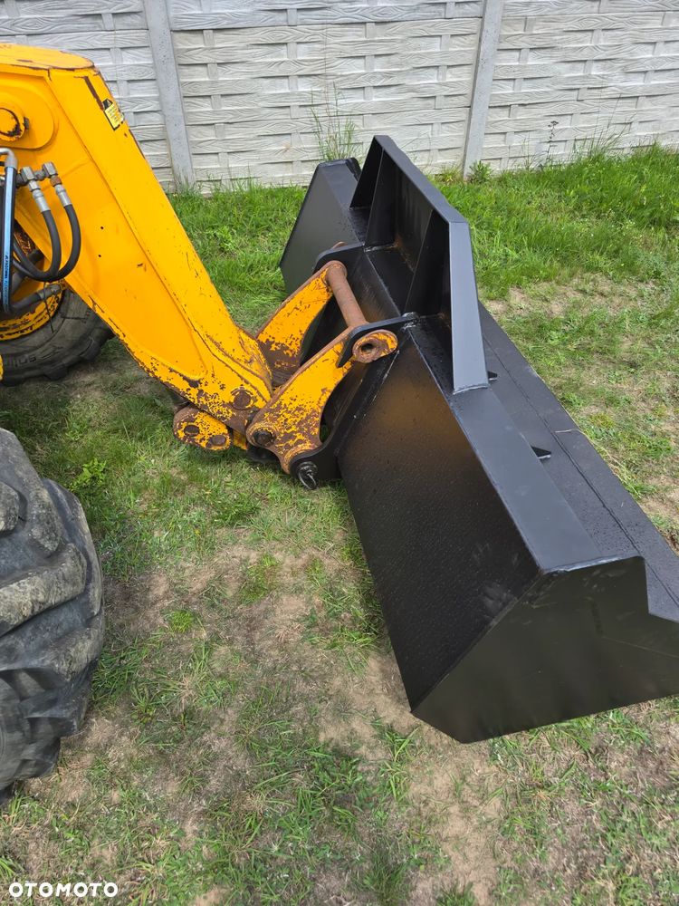 JCB - 8