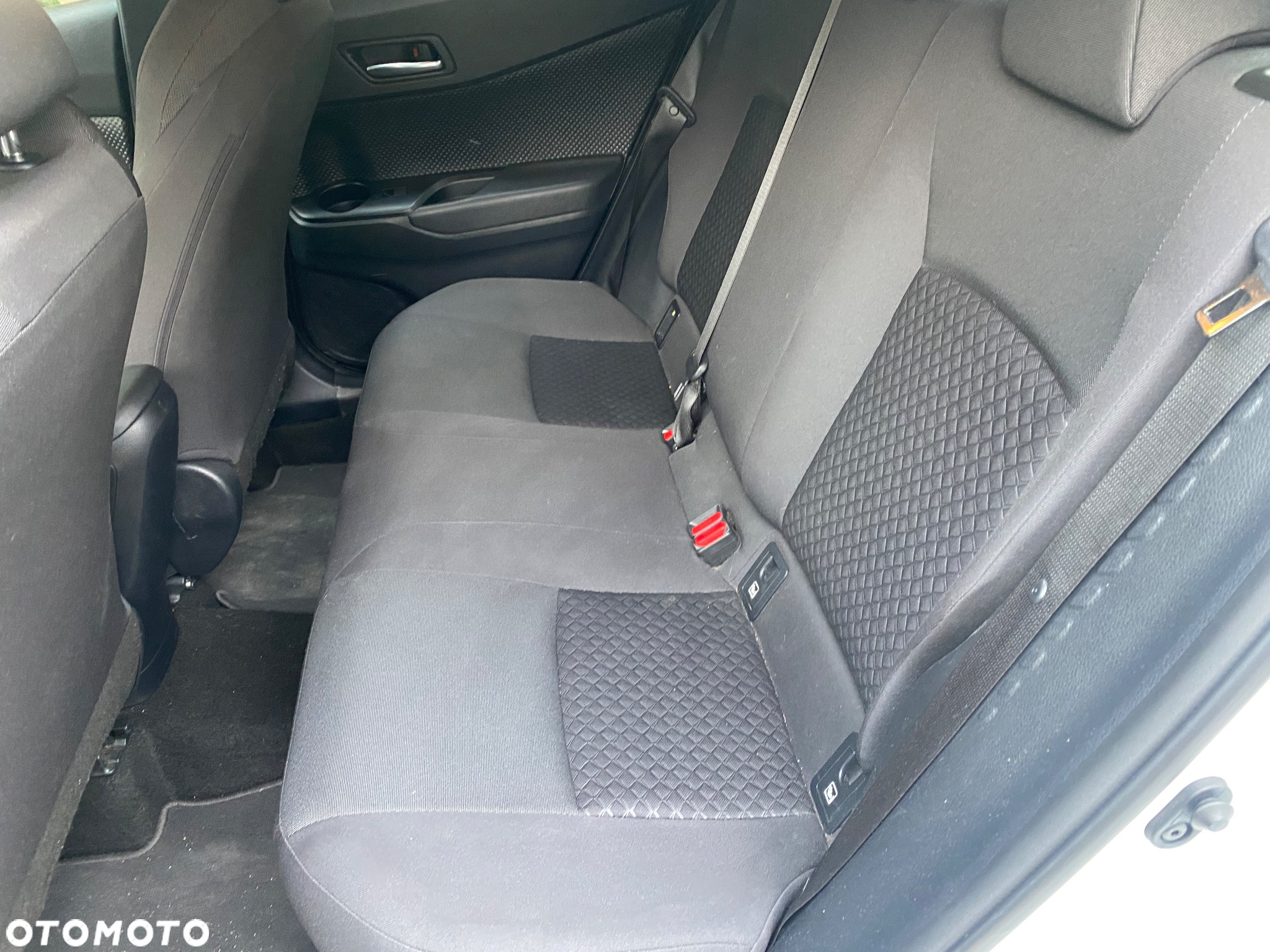 Toyota C-HR 1.8 Hybrid GPF Comfort - 38