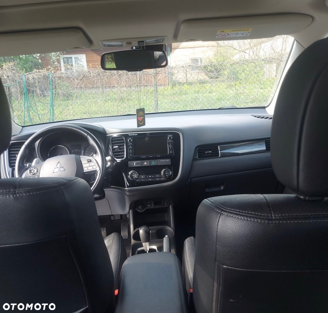 Mitsubishi Outlander 2.2 DI-D 4WD Automatik Diamant Edition - 20