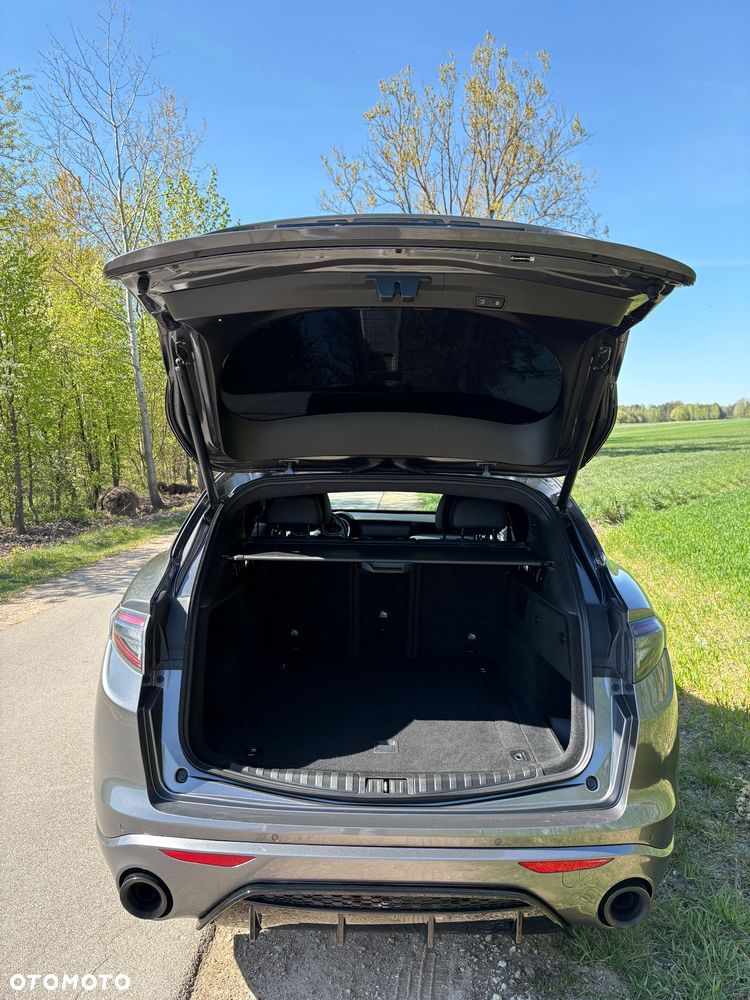Alfa Romeo Stelvio 2.0 Turbo 16V AT8-Q4 Ti - 22