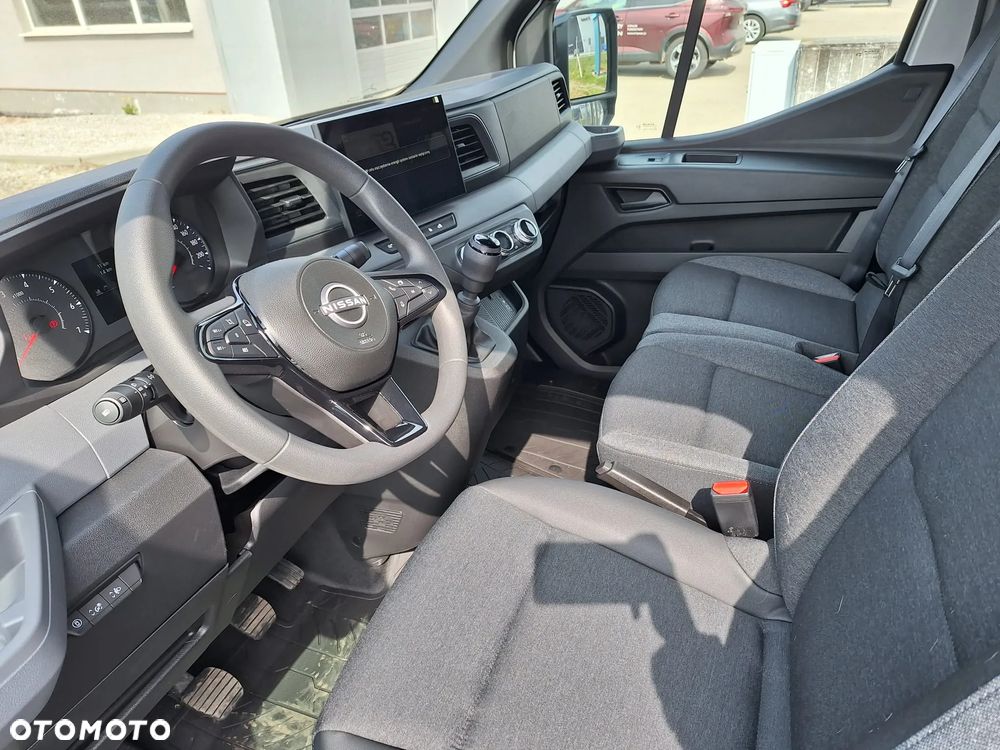 Nissan Interstar - 7