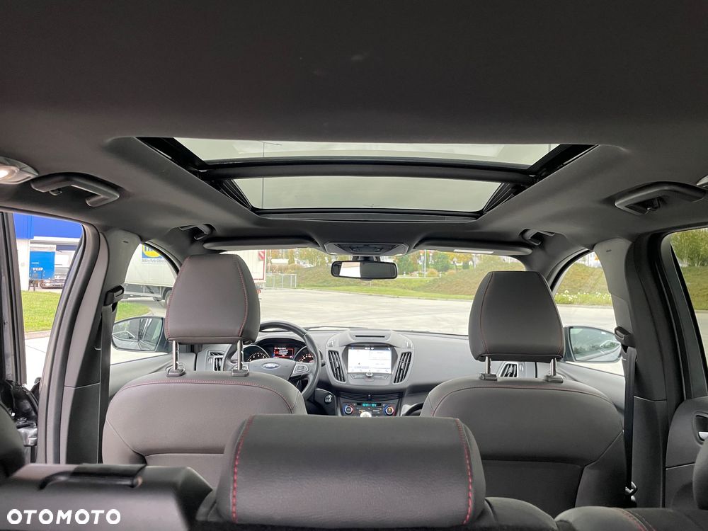 Ford Kuga 1.5 EcoBoost 2x4 ST-Line - 23