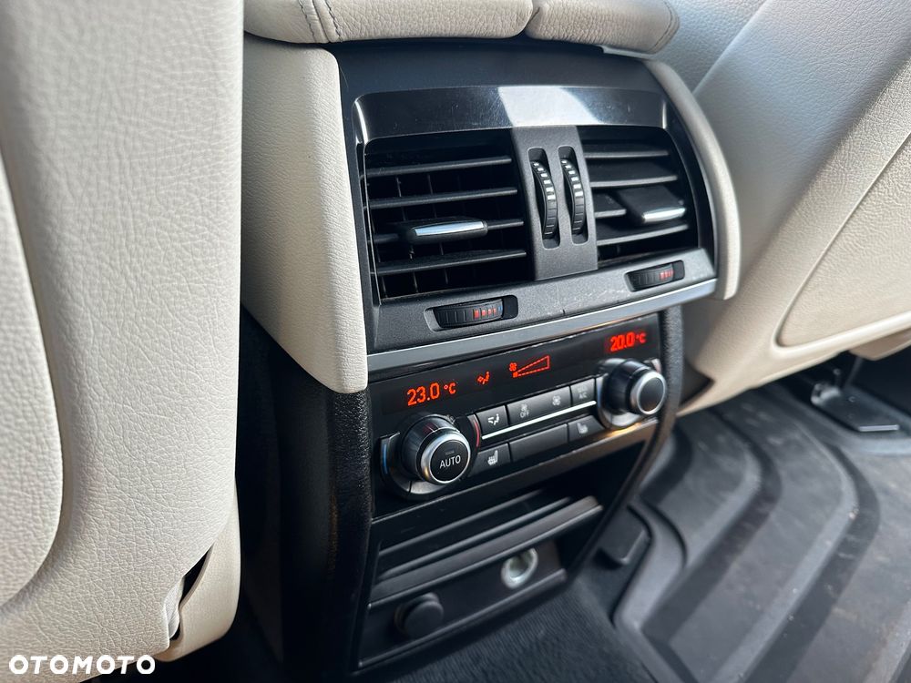 BMW X5 3.5i xDrive - 16