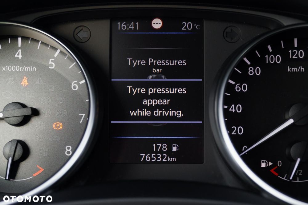 Nissan Qashqai 1.3 DIG-T N-Connecta - 25