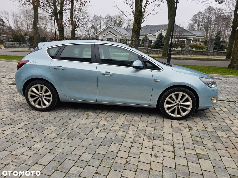 Opel Astra 1.6 T Cosmo - 10