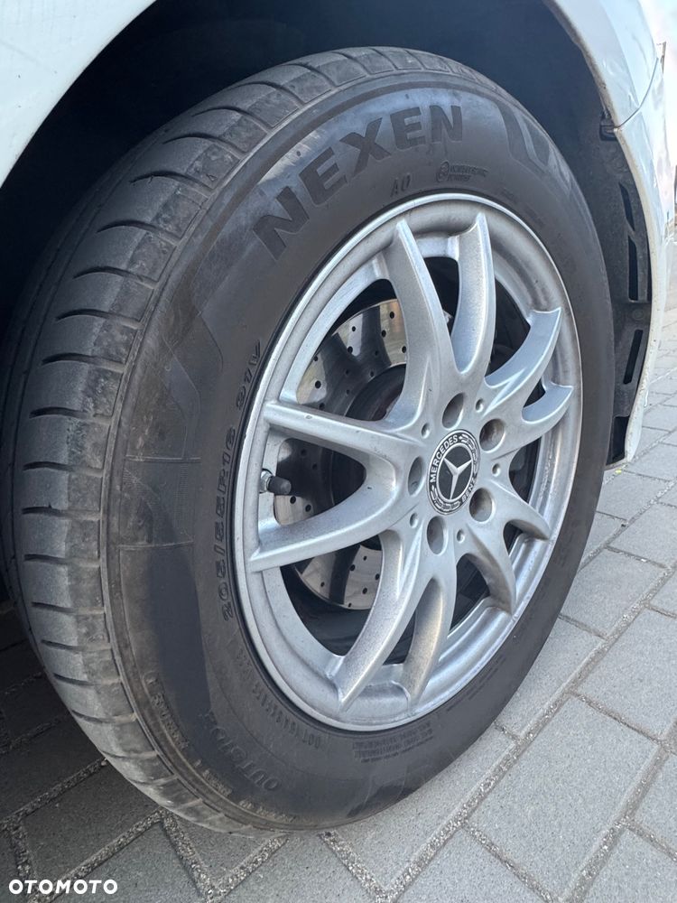 Mercedes-Benz Klasa B 180 (BlueEFFICIENCY) - 35