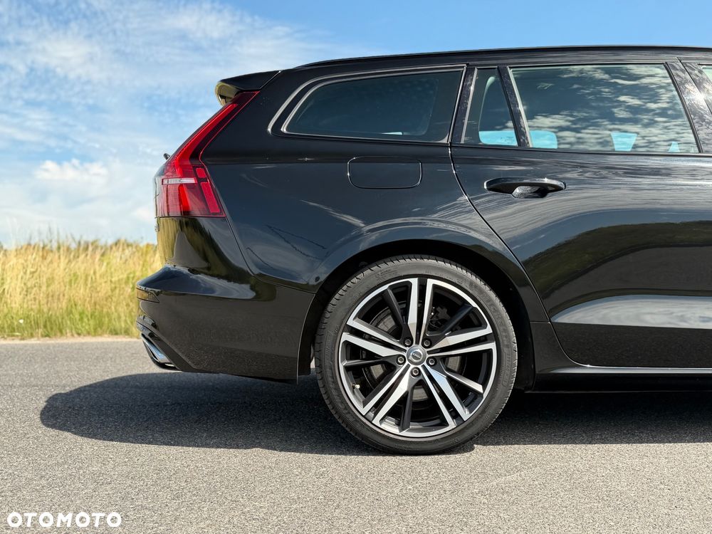 Volvo V60 T8 AWD Twin Engine Geartronic R-Design - 25