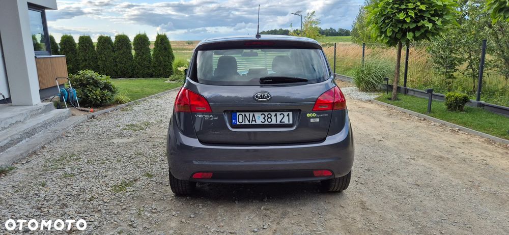 Kia Venga - 7
