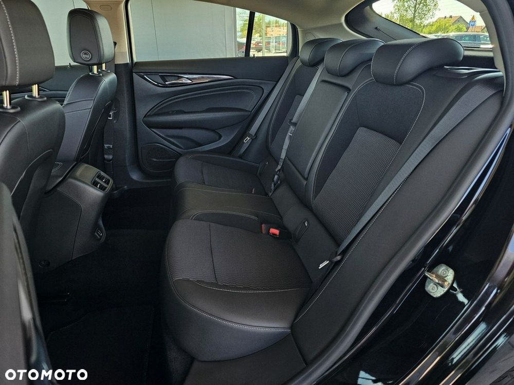 Opel Insignia - 30