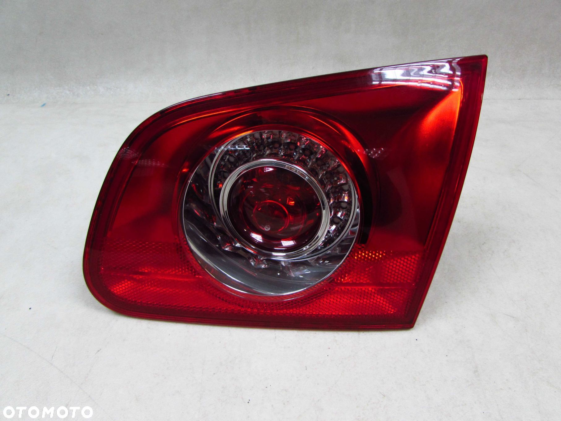 VW PASSAT B6 KOMBI LAMPA TYL PRAWA W KLAPE 3C9945094A UK - 1