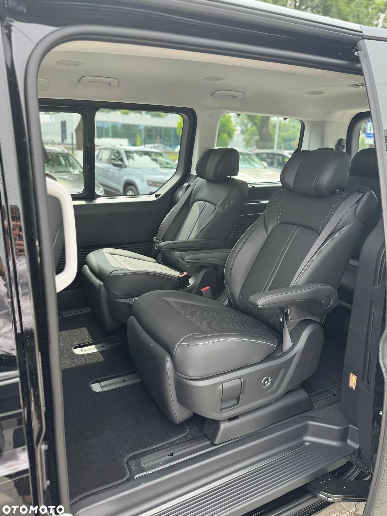 Hyundai Staria 1.6 T-GDI HEV Luxury - 9