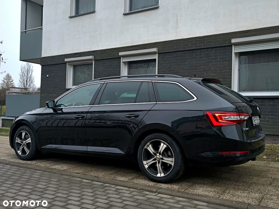 Skoda Superb 2.0 TDI Ambition DSG7 - 4