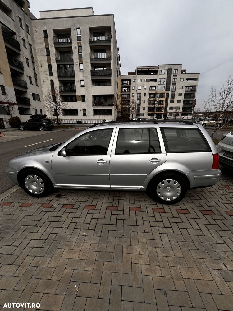Volkswagen Bora 1.6 Basis - 2