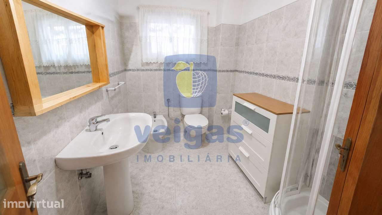 T2 Transformado em T1 no centro de Alverca junto ao mercado - Grande imagem: 2/32