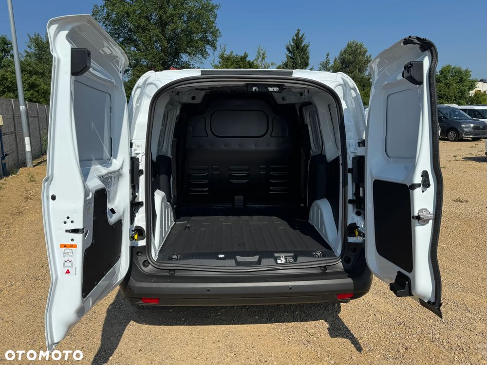 Ford Transit Courier - 9