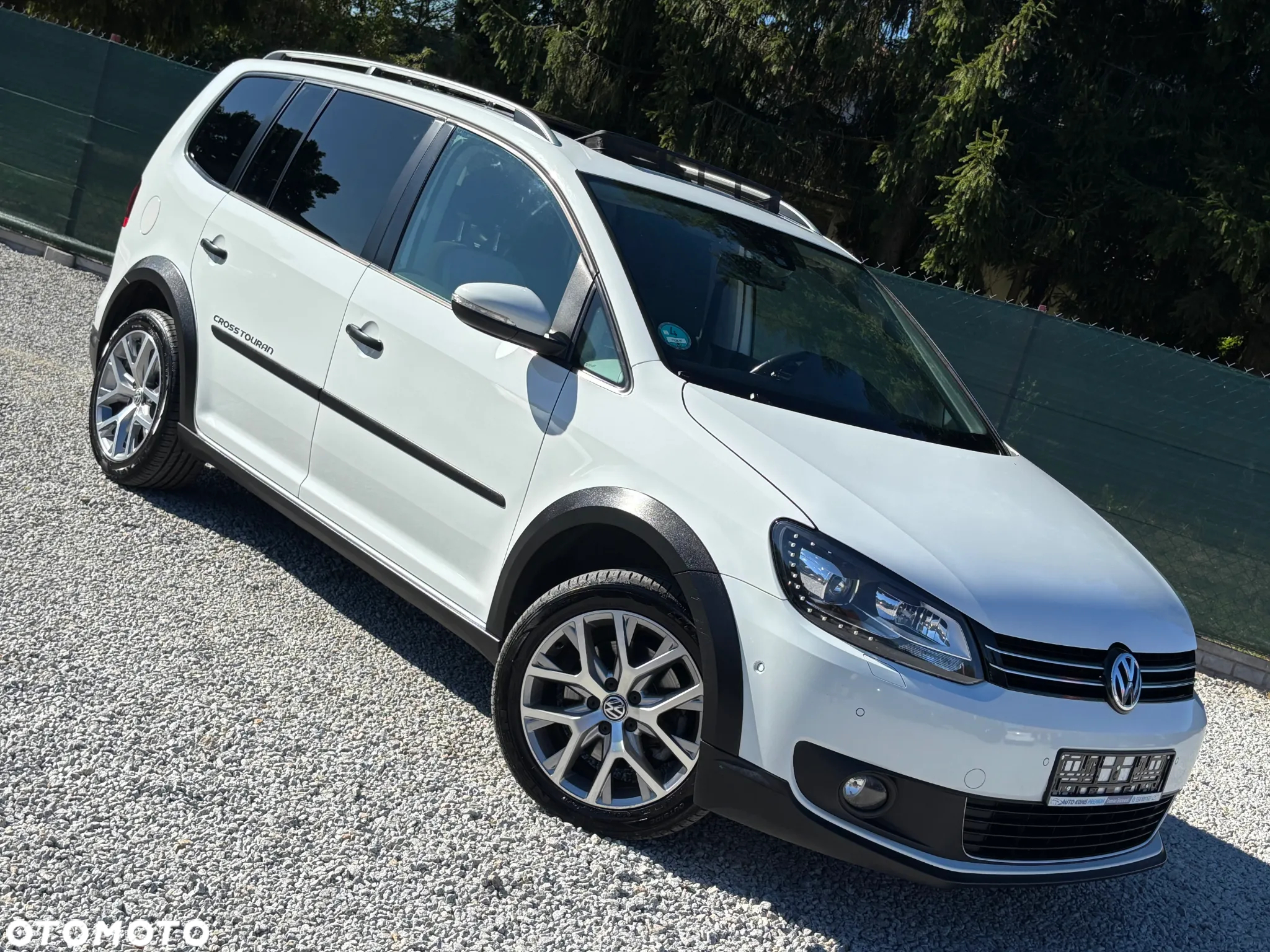 Volkswagen Touran 2.0 TDI DPF DSG Cross - 17