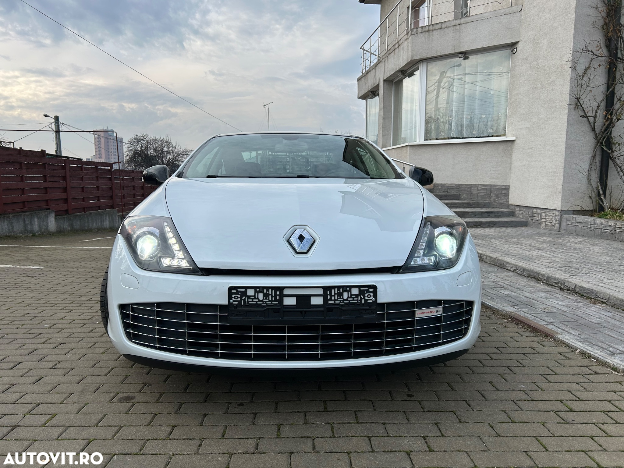 Renault Laguna Coupe dCi 175 FAP - 4