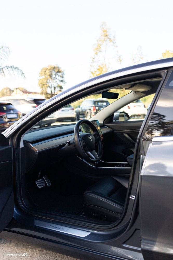 Tesla Model 3 Long-Range Dual Motor AWD - 26