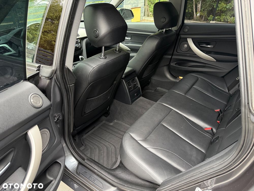 BMW Seria 3 320d xDrive M Sport - 12