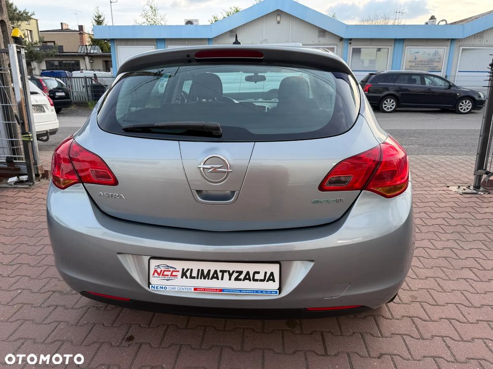 Opel Astra 1.4 ecoFLEX - 11