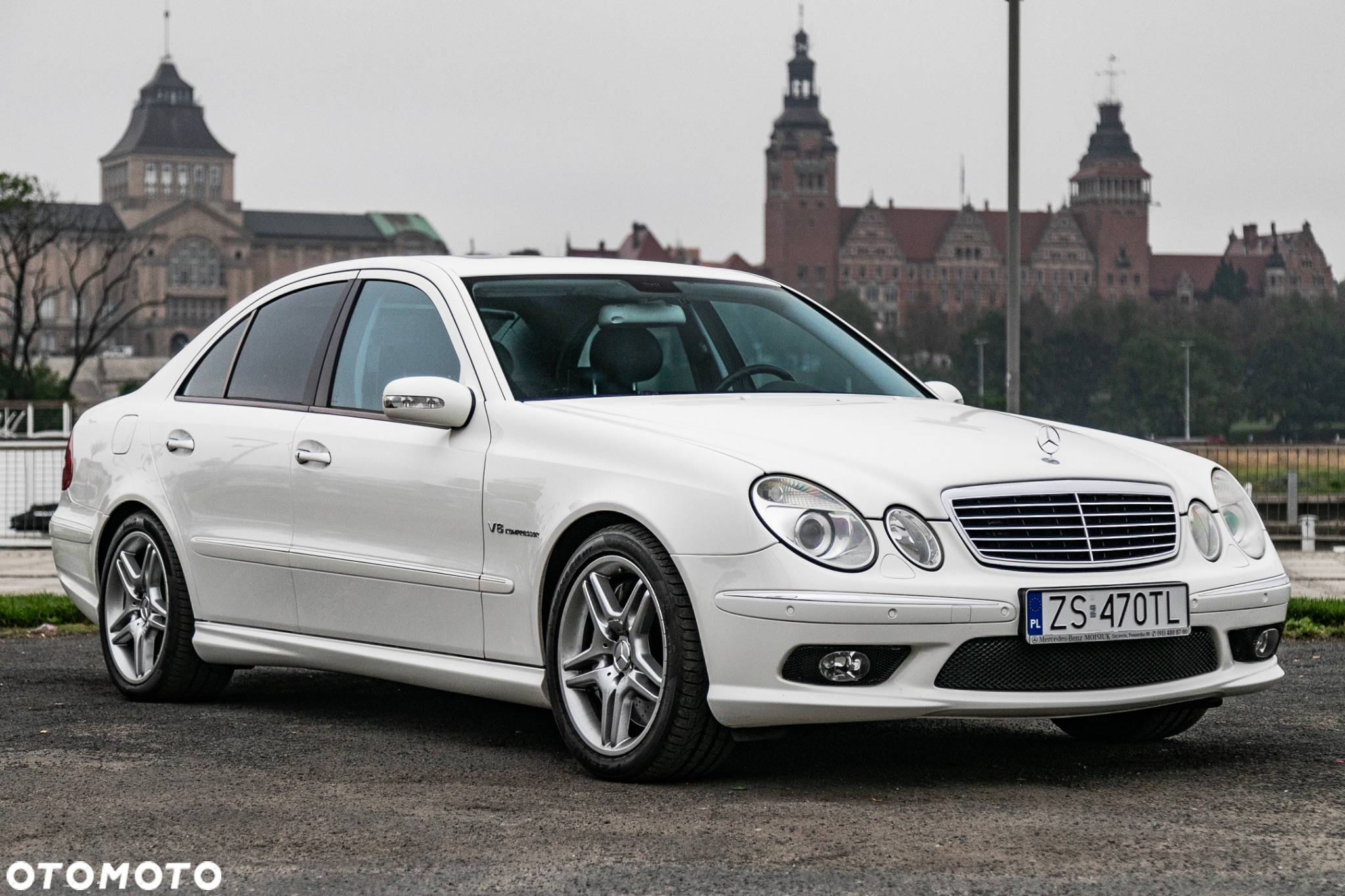 Mercedes-Benz Klasa E 55 AMG - 4
